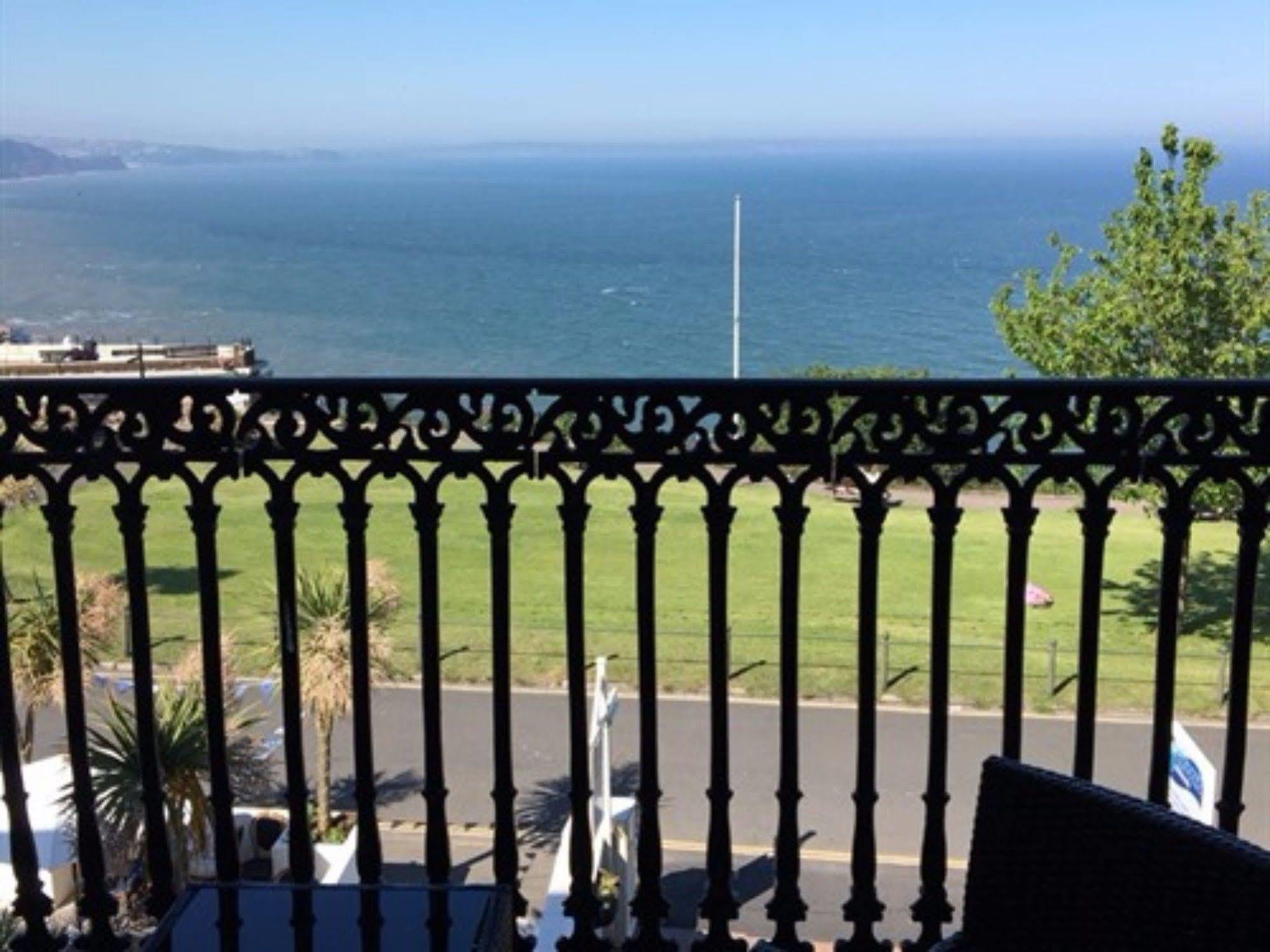 Headland View Boutique B&B Торки Екстериор снимка
